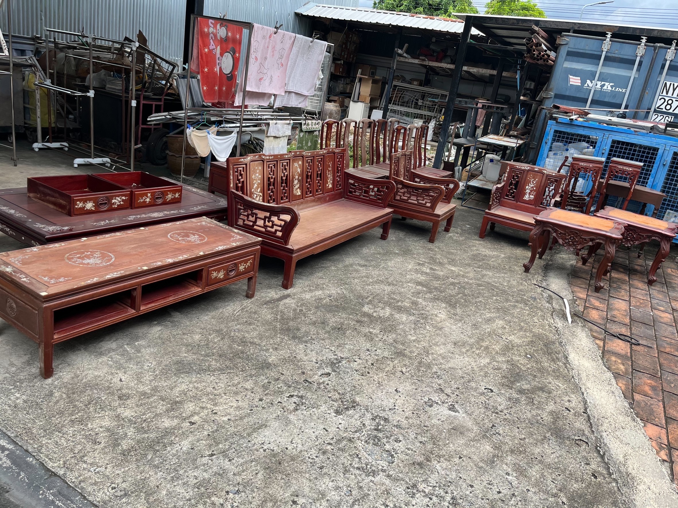 เฟอร์นิเจอร์เก่า