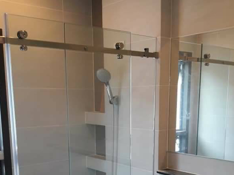 ฉากกั้นอาบน้ำเทมเปอร์