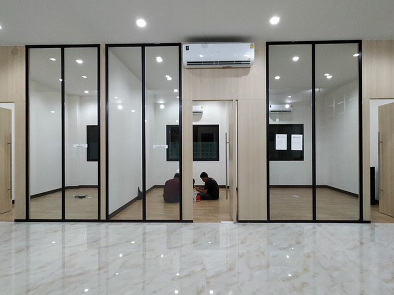 งานติดตั้งกระจกเทมเปอร์ Mandarin International School