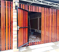 ประตูโรงจอดรถ 3