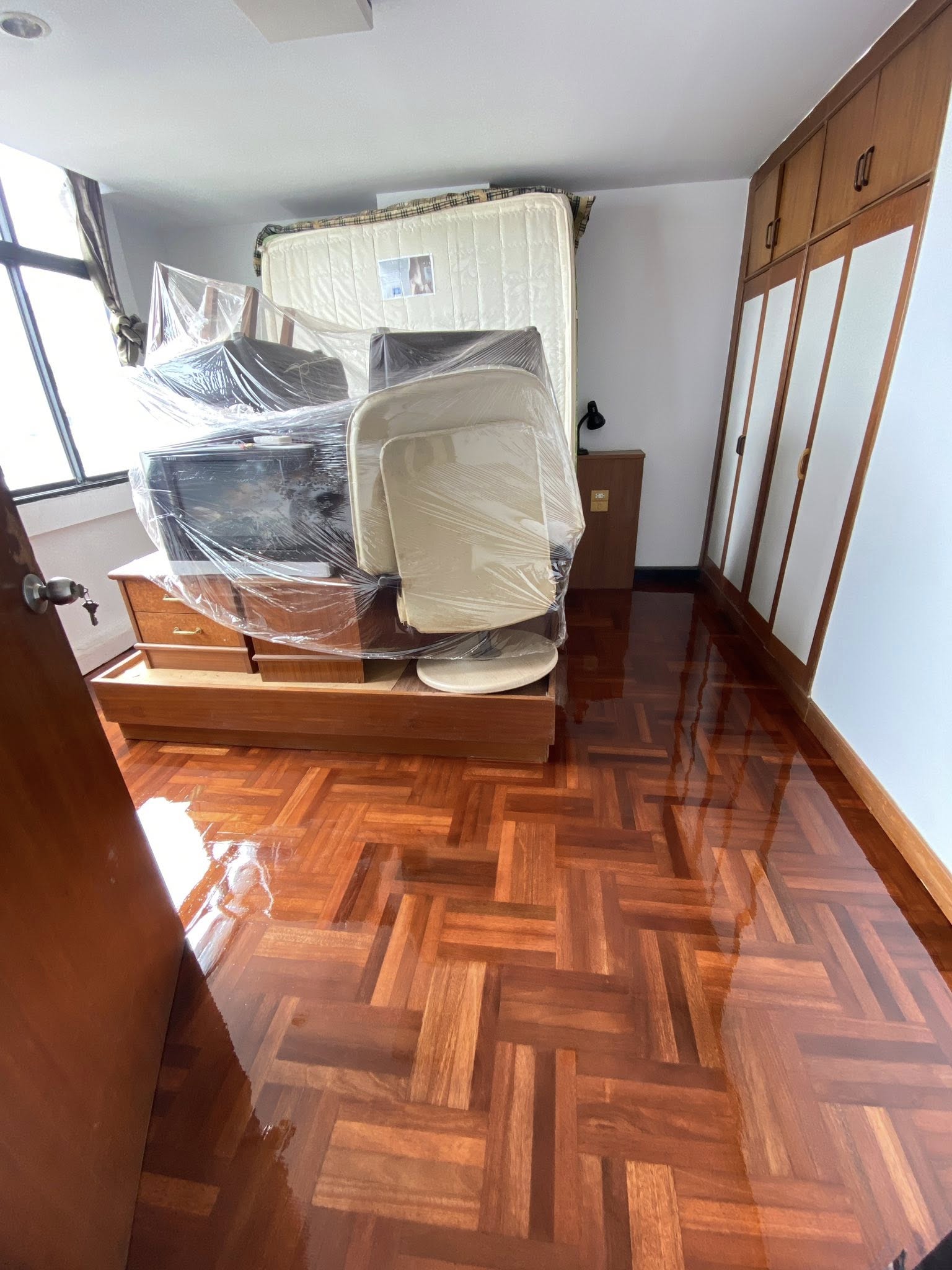 ขัดพื้นไม้