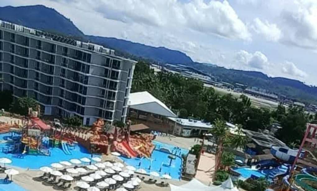 โรงแรมสแปลช บีช ภูเก็ต