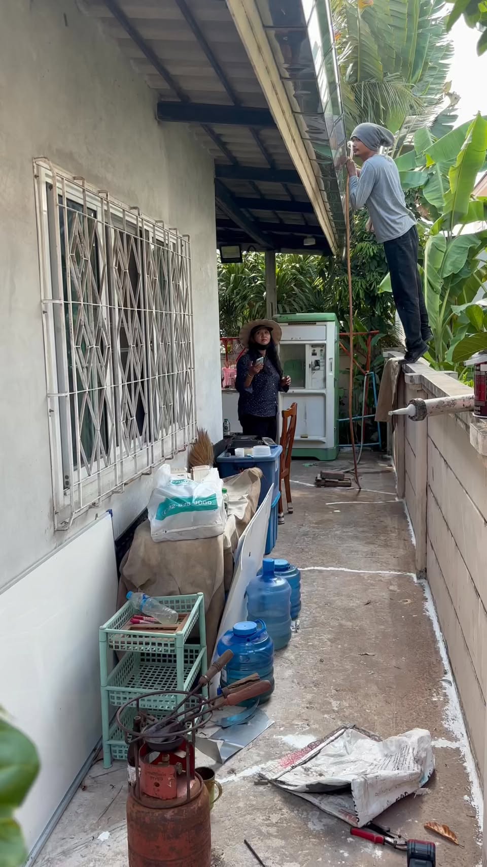 ช่างอดิสรณ์ รางน้ำฝน ผลงาน 1