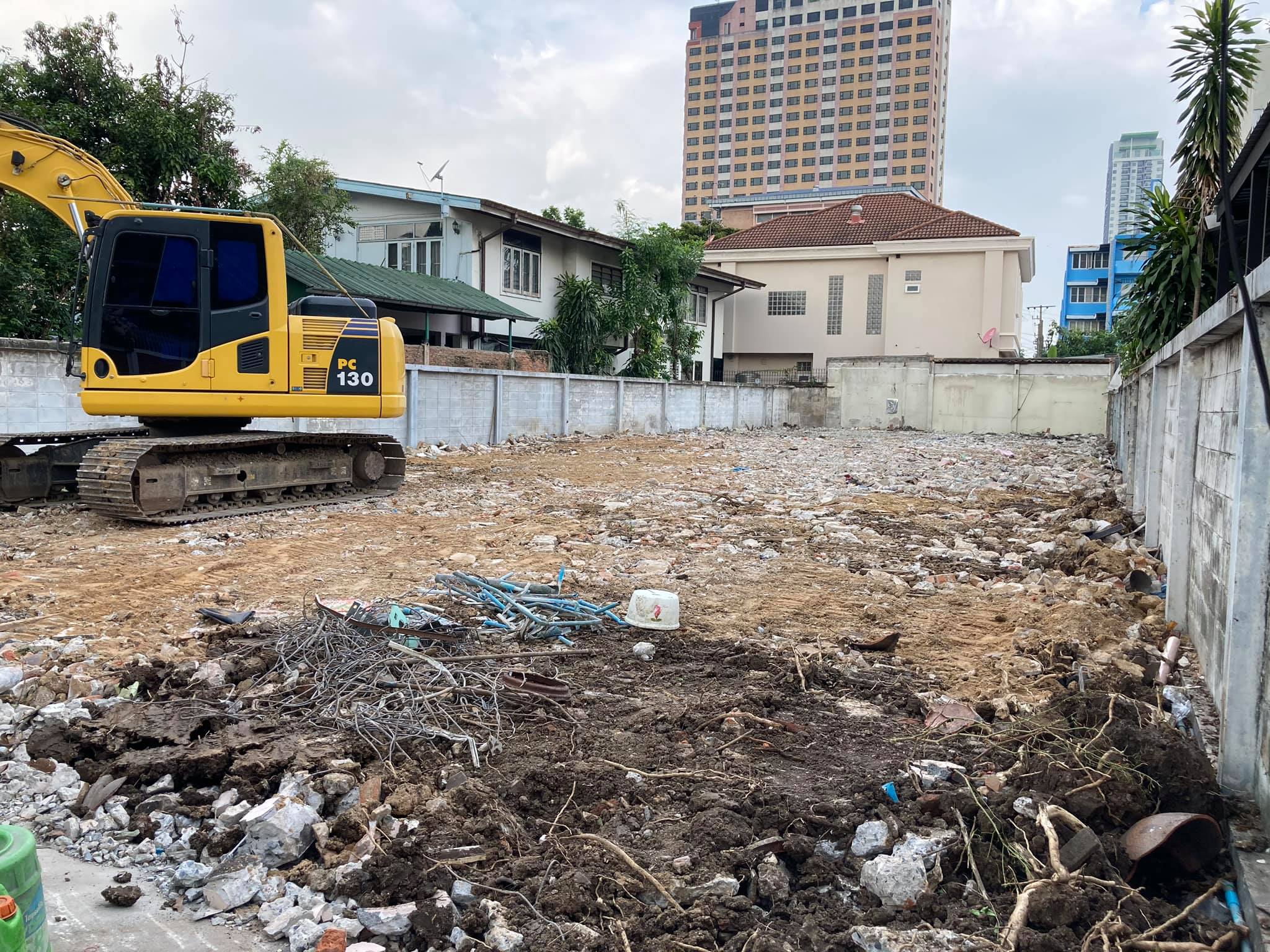 เคลียร์พื้นที่หลังรื้อถอน